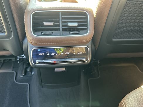 Certified 2025 Mercedes-Benz GLS 450 4MATIC image 44