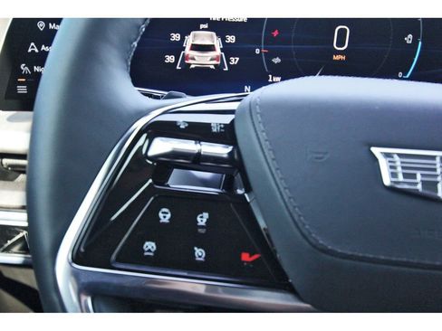 Used 2026 Cadillac Vistiq Premium Luxury image 15