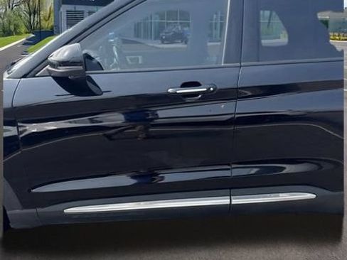 Used 2020 Ford Explorer Platinum w/ Premium Technology Package AWD/4WD image 6