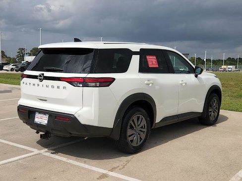 Certified 2025 Nissan Pathfinder S FWD image 5