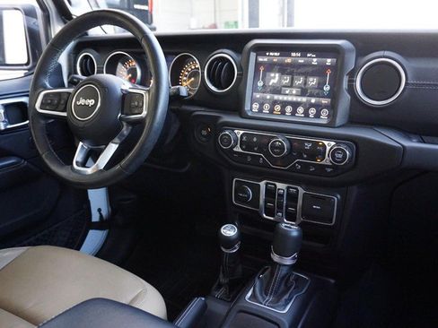 Used 2018 Jeep Wrangler Unlimited Sahara w/ Dual Top Group AWD/4WD image 36