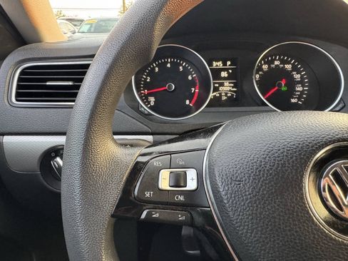 Used 2016 Volkswagen Jetta SE FWD image 24