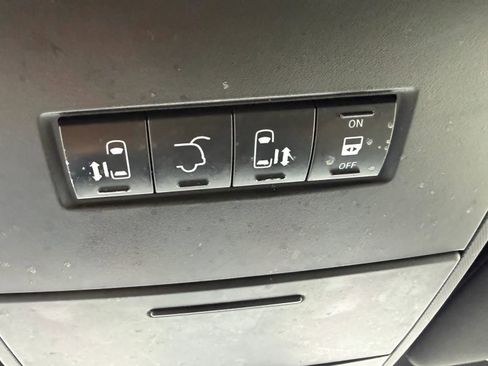 Used 2020 Dodge Grand Caravan GT image 25