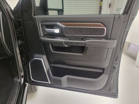 Used 2024 RAM 2500 Laramie w/ Safety Group AWD/4WD image 43