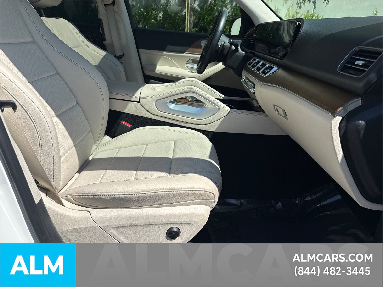 Used 2023 Mercedes-Benz GLE 350 4MATIC w/ Premium Package image 15