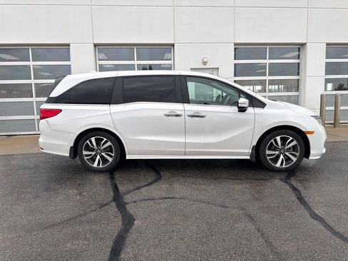 Used 2024 Honda Odyssey Touring image 3