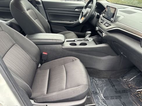 Used 2025 Nissan Altima 2.5 SV image 29