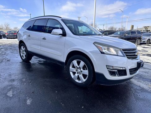 Used 2016 Chevrolet Traverse LT w/ Style and Technology Package image 8