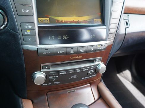 Used 2010 Lexus LS 460 w/ Sport Pkg RWD image 19