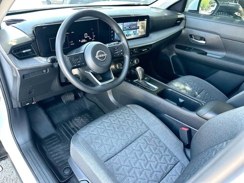 Used 2025 Nissan Kicks SV FWD image 18