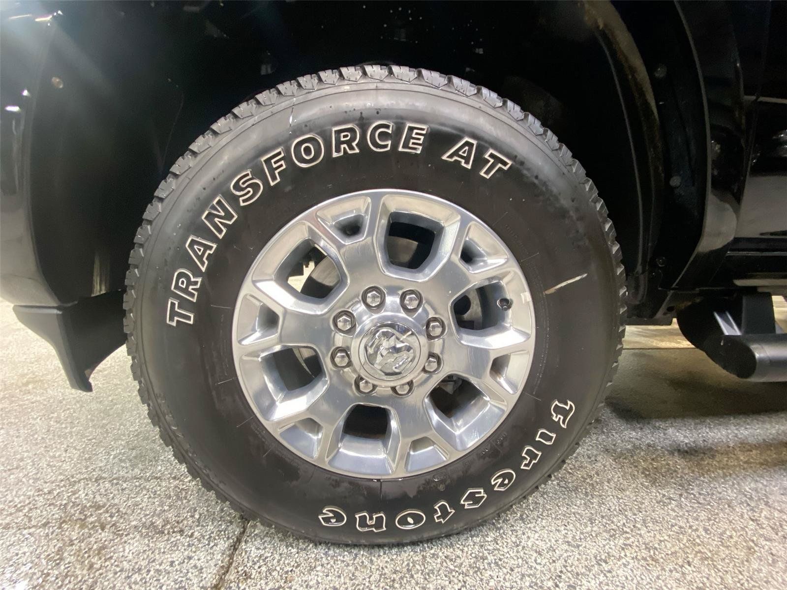 Used 2020 RAM 2500 Laramie w/ Night Edition AWD/4WD image 12