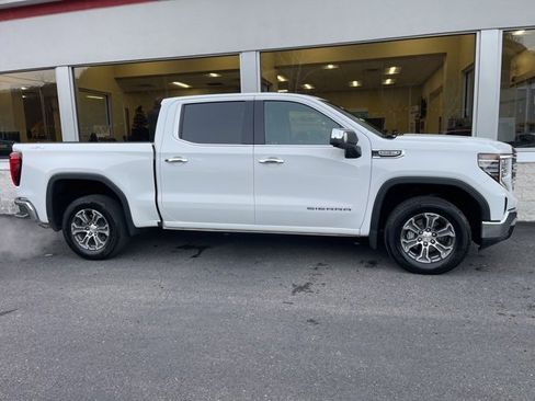 Used 2024 GMC Sierra 1500 SLT image 4