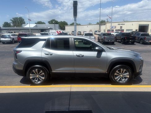 Used 2025 Chevrolet Equinox LT AWD/4WD image 6