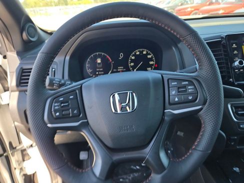 Used 2025 Honda Ridgeline TrailSport image 12