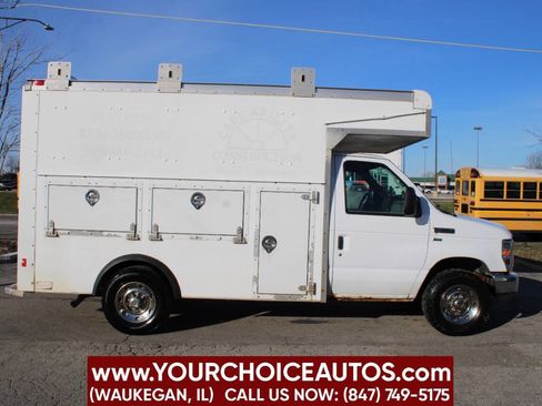Used 2012 Ford E-350 and Econoline 350 Super Duty w/ Interior Upgrade Pkg RWD image 4