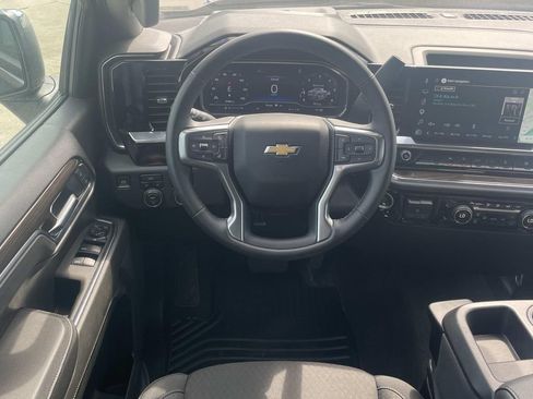 Certified 2025 Chevrolet Silverado 1500 LT AWD/4WD image 10