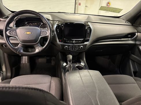 Used 2022 Chevrolet Traverse LT FWD image 32