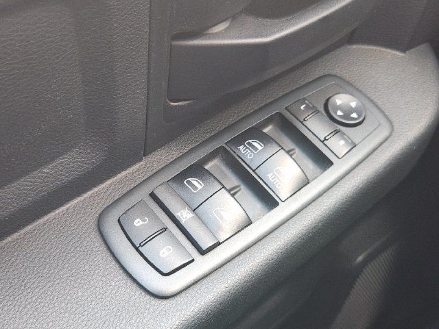 Used 2018 RAM 2500 Tradesman w/ Chrome Appearance Group AWD/4WD image 21