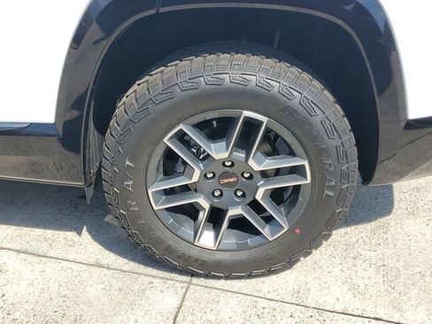 New 2026 GMC Terrain AT4 w/ Technology Package II AWD/4WD image 5