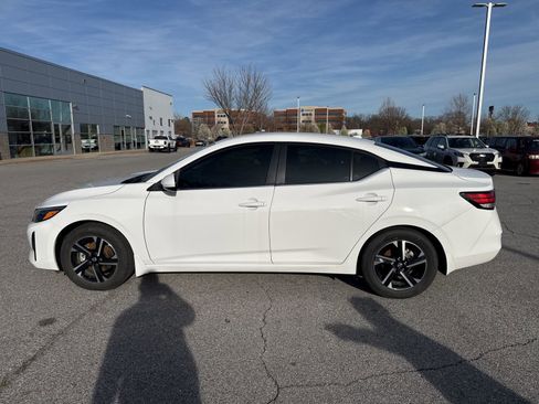 Used 2025 Nissan Sentra SV w/ All-Weather Package image 8