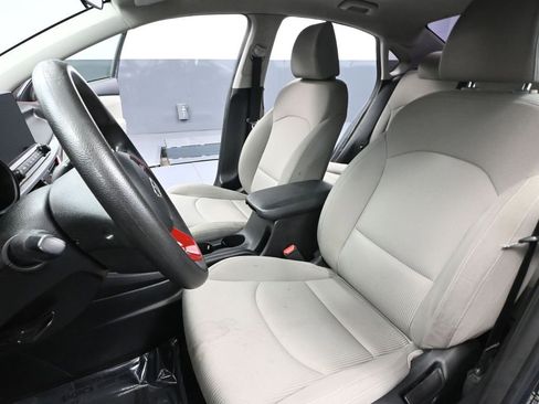 Used 2019 Kia Forte LXS image 21