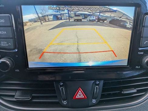 Used 2018 Hyundai Elantra GT image 14