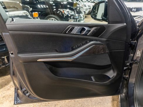 Used 2022 BMW X5 xDrive40i w/ Premium Package AWD/4WD image 43