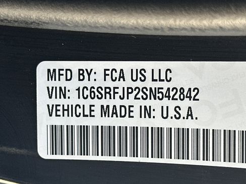 Used 2025 RAM 1500 Laramie image 32