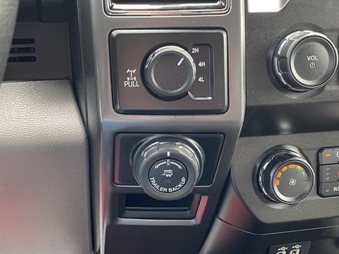Used 2020 Ford F150 XLT w/ Equipment Group 302A Luxury AWD/4WD image 28