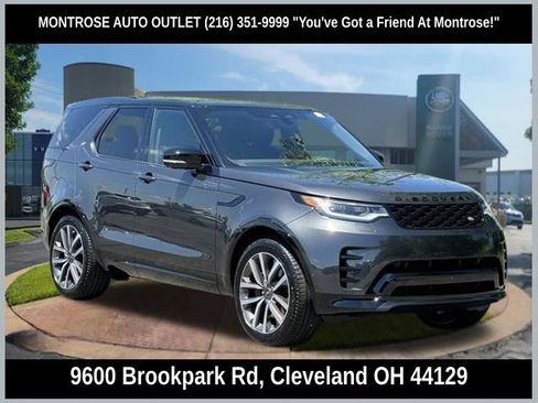 New 2024 Land Rover Discovery Dynamic SE AWD/4WD image 1