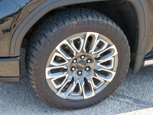 Used 2023 GMC Sierra 1500 Denali Ultimate AWD/4WD image 7