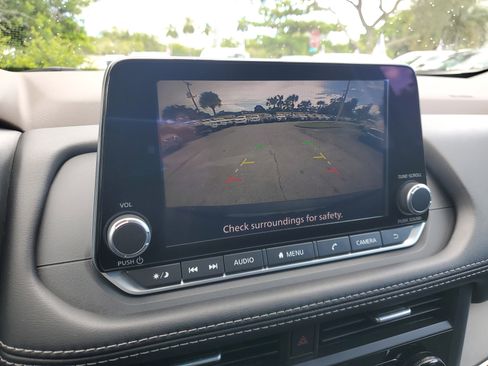 Certified 2023 Nissan Rogue S image 8