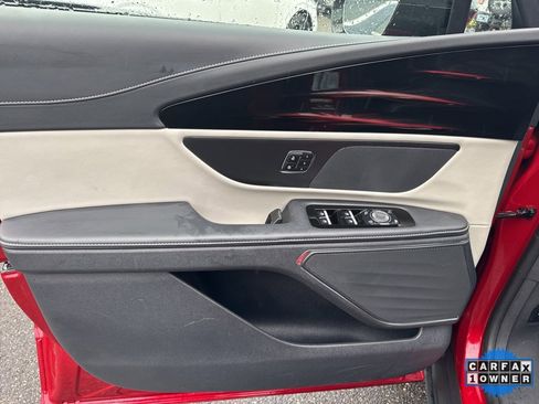 Used 2024 Lincoln Nautilus Reserve image 19