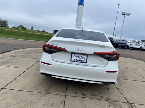 Used 2024 Honda Civic EX image 10