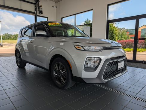 Used 2021 Kia Soul S FWD image 1