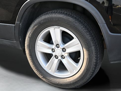 Used 2019 Chevrolet Trax LS FWD image 34