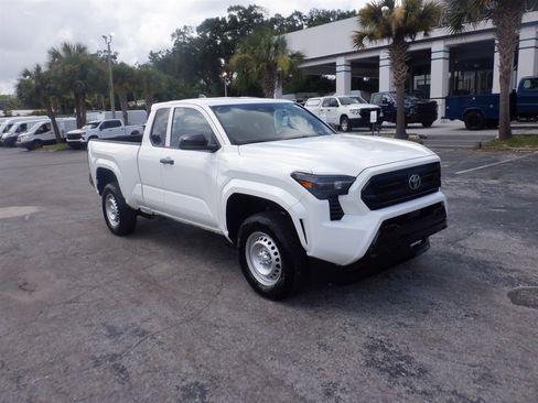 Used 2025 Toyota Tacoma SR RWD image 2