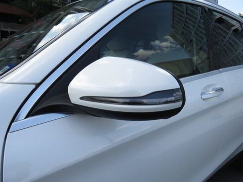 Used 2019 Mercedes-Benz GLC 300 4MATIC image 26
