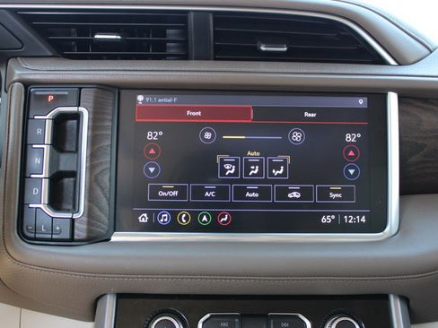 Used 2021 GMC Yukon Denali w/ LPO, Illumination Package image 24