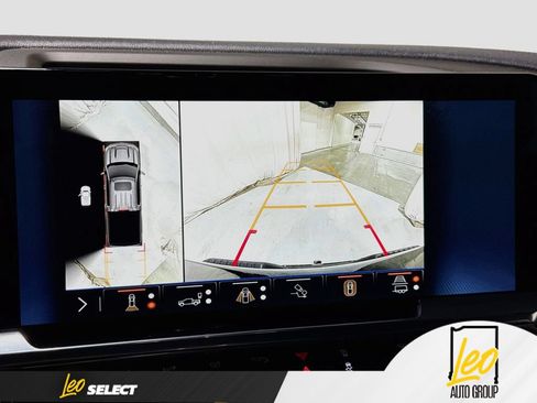 Used 2024 Chevrolet Silverado 1500 High Country AWD/4WD image 17