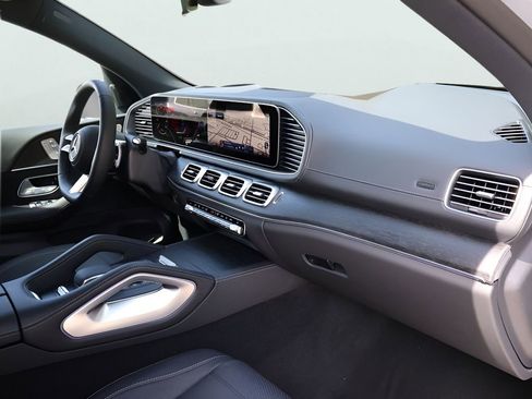 New 2026 Mercedes-Benz GLS 450 4MATIC image 9