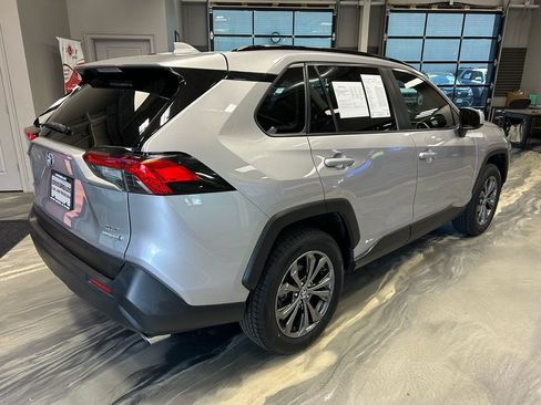 Used 2022 Toyota RAV4 XLE Premium AWD/4WD image 28