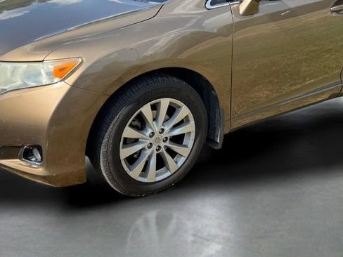 Used 2013 Toyota Venza LE FWD image 4