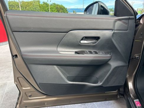 New 2026 Nissan Kicks SR image 14