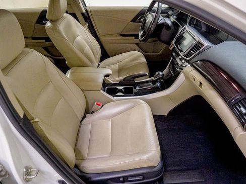Used 2017 Honda Accord EX-L image 32