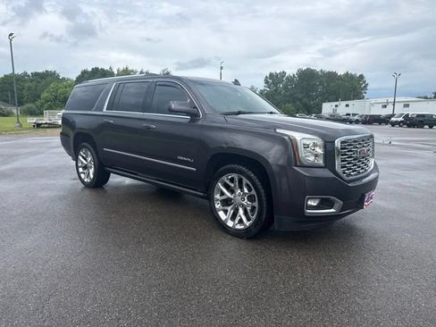 Used 2018 GMC Yukon XL Denali w/ Denali Ultimate Package AWD/4WD image 7