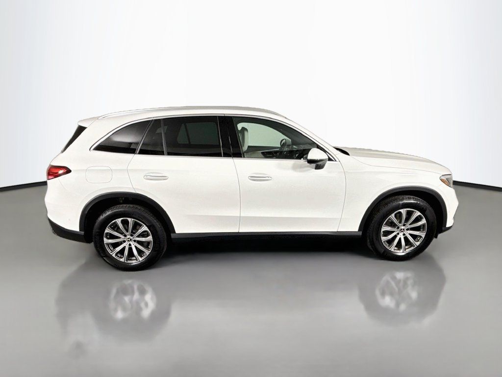 Used 2026 Mercedes-Benz GLC 300 4MATIC image 8