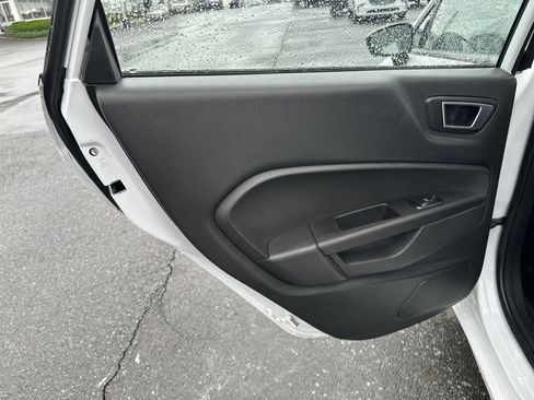 Used 2016 Ford Fiesta SE w/ Cold Weather Package FWD image 13