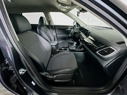 Used 2025 Kia Seltos S image 31