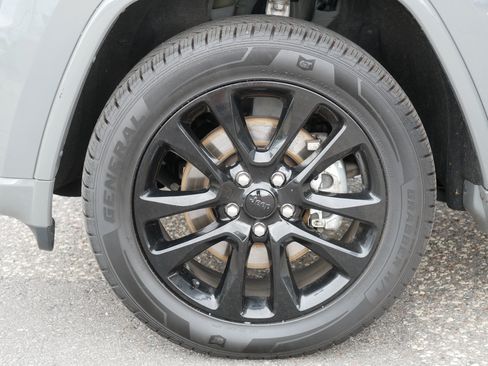 Used 2022 Jeep Grand Cherokee Laredo X AWD/4WD image 15
